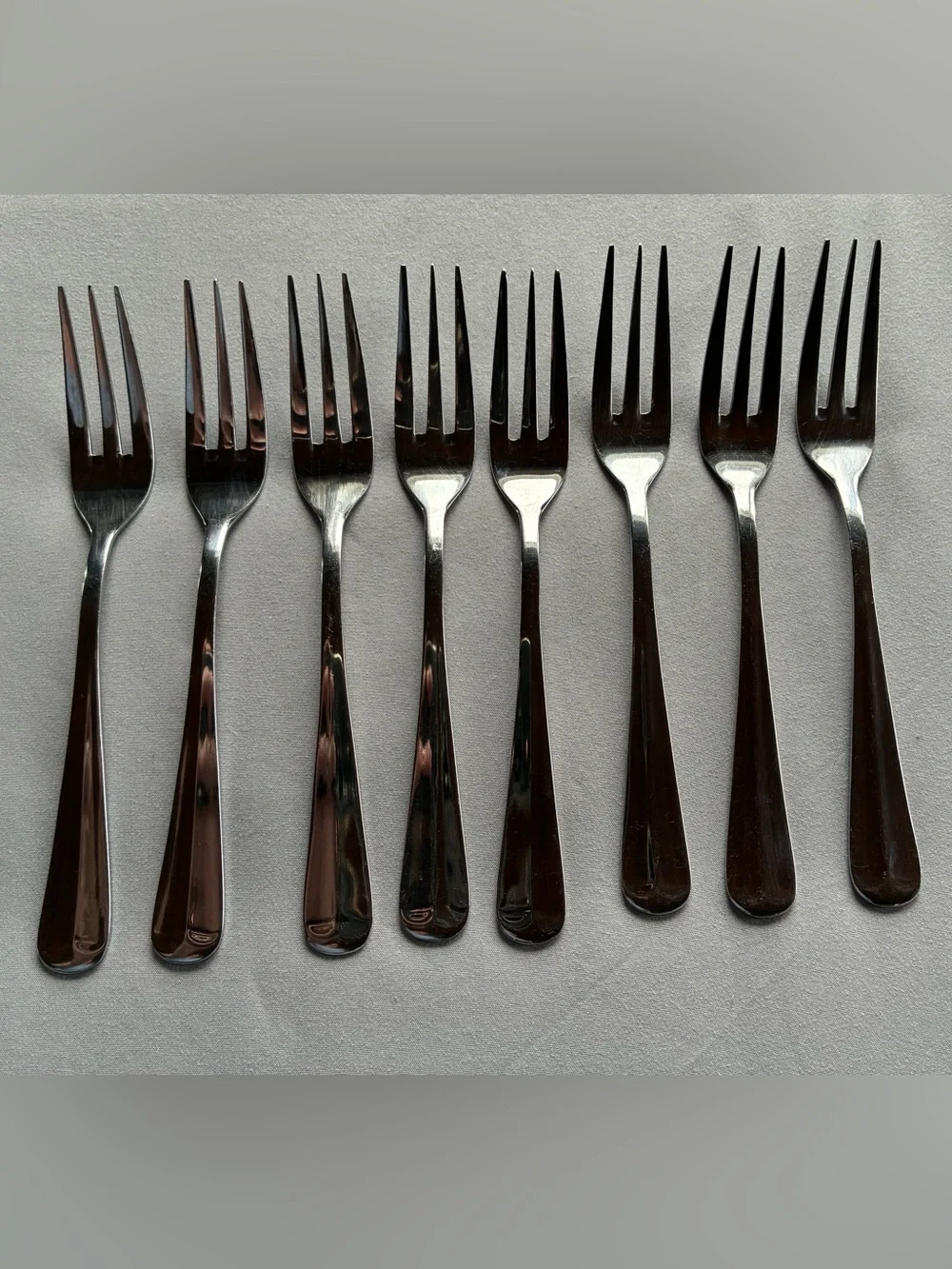 Reed & Barton Crest Salad Forks Set of 8 Stainless Flatware